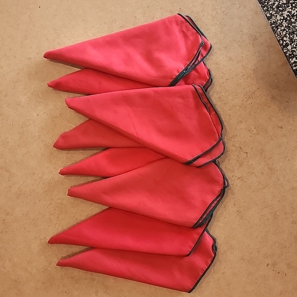 Vintage Set of 8 Red with Green edging cloth napkins - Picture 1 of 3